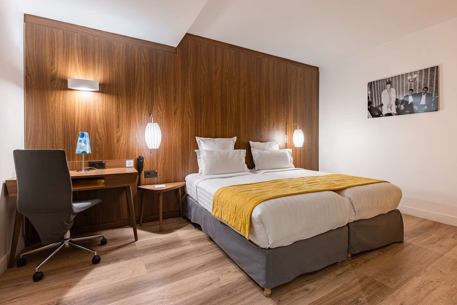 New Hotel Saint Lazare - Upandround
