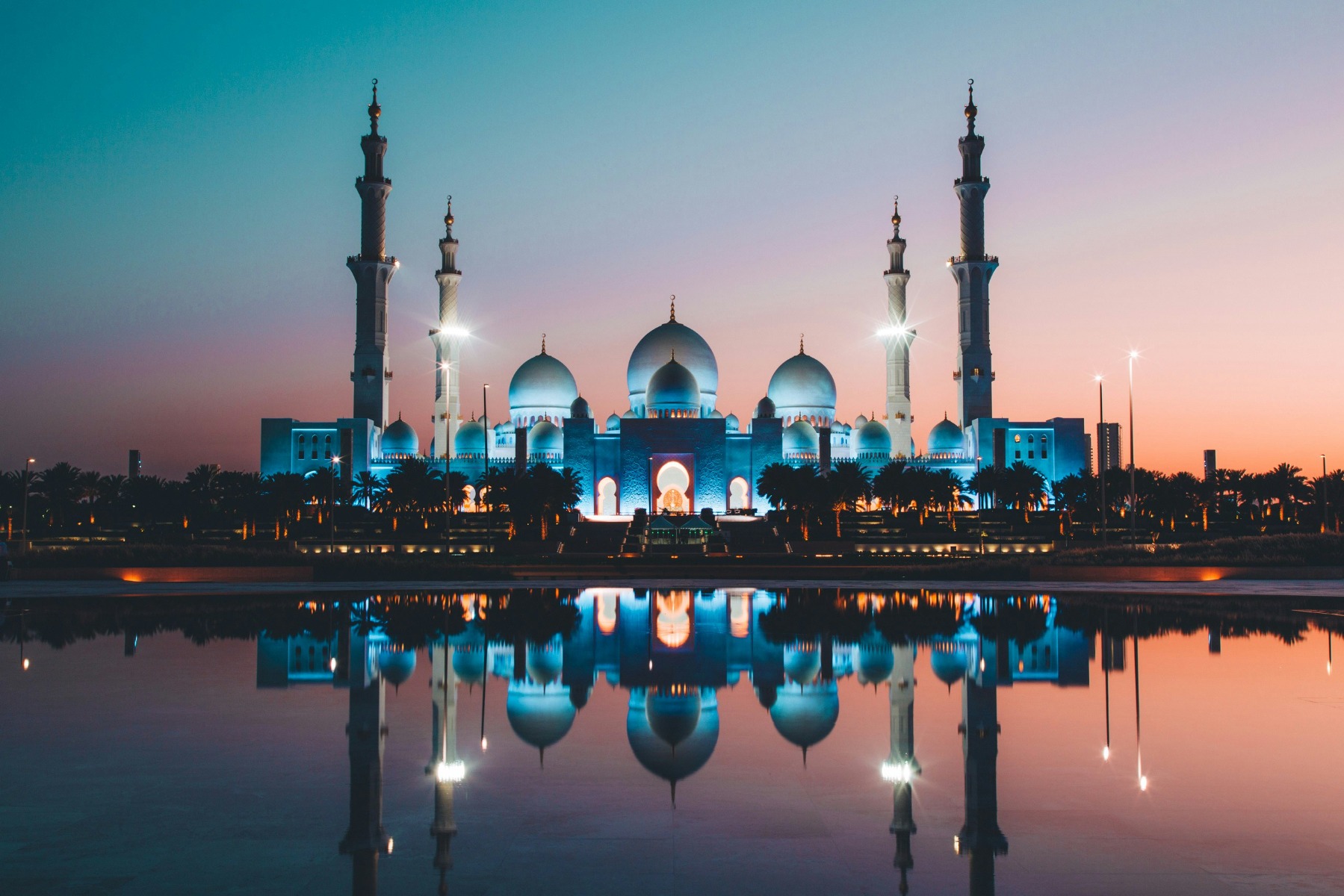 Dubai Ramada Hotel - Upandround