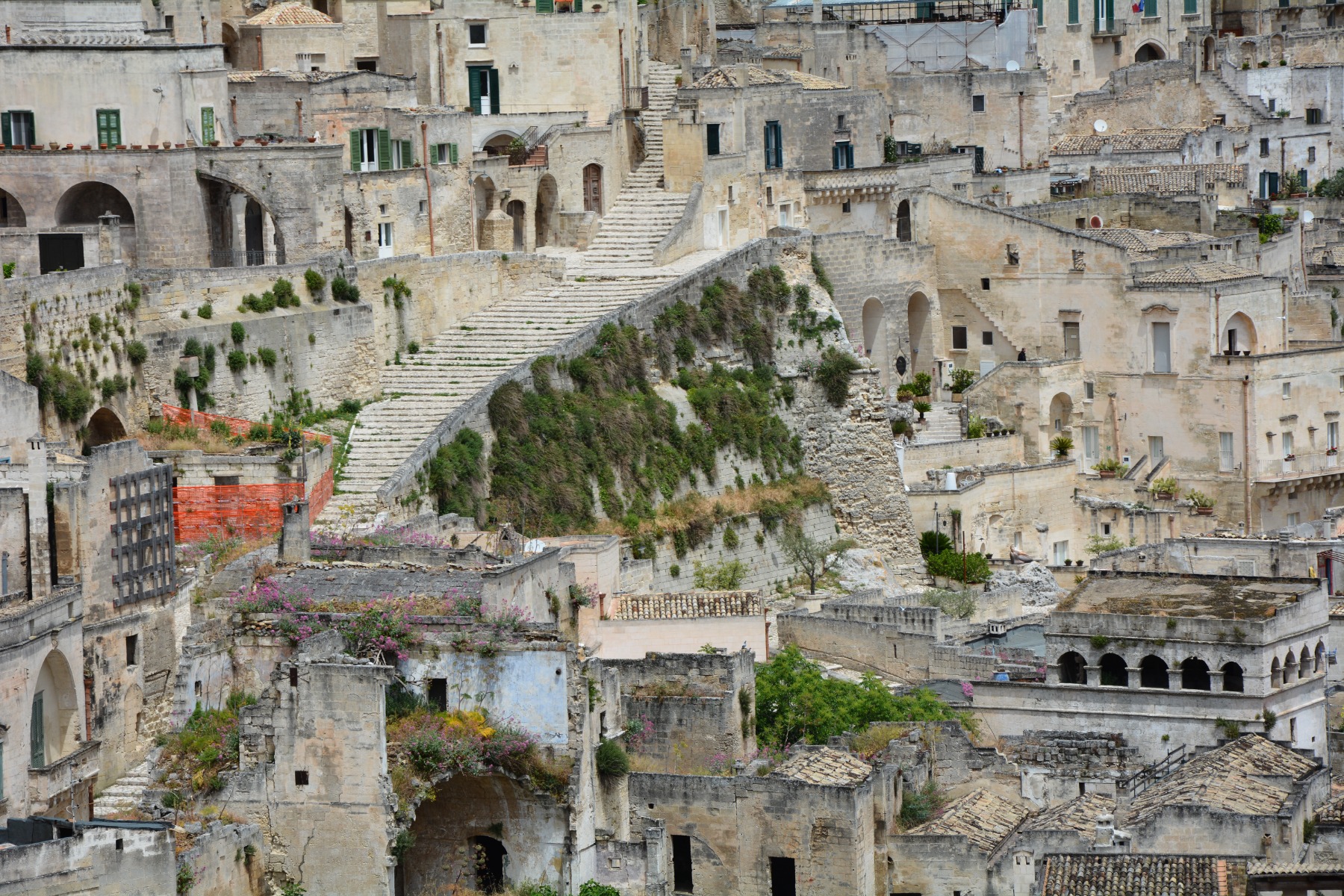 Basilicata Akiris - Upandround